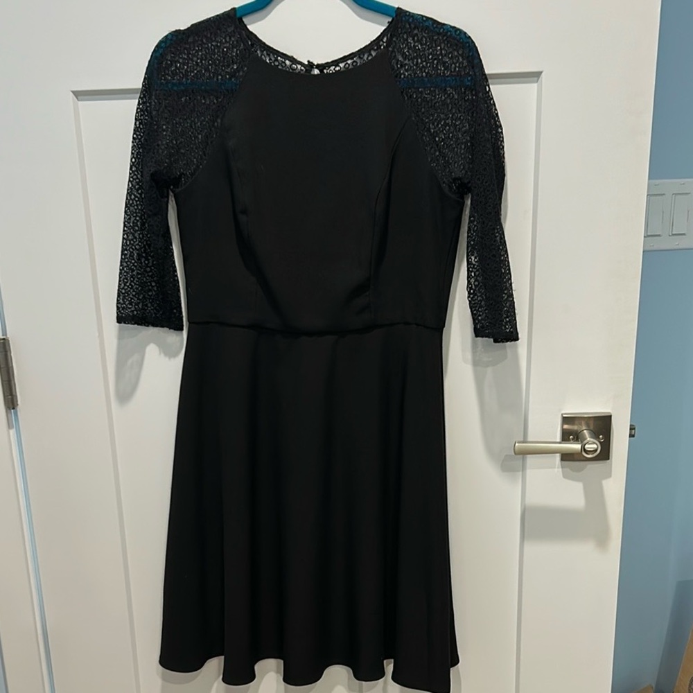 Maggy London Petites 8P Black Fit and Flare Cocktail Dress